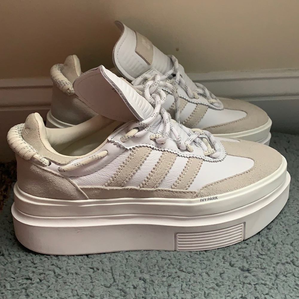 Ivy Park x Women’s Super Sleek size 5 in women’s